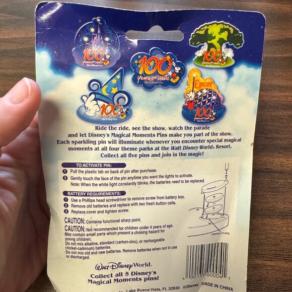 Vintage NOS DISNEY Magical Moments Light Up Pin 100 Years of Magic Epcot Sealed - Picture 2 of 2